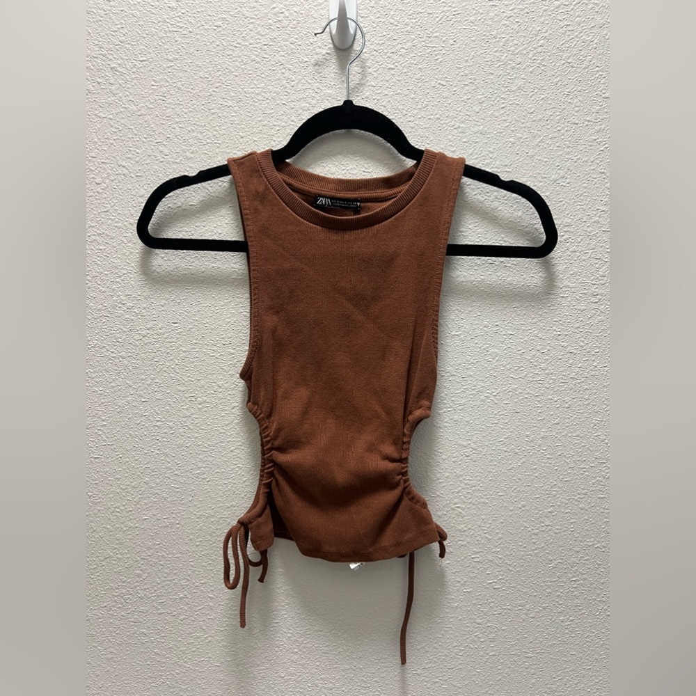 Zara Top‎